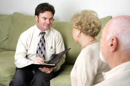 An instant life insurance counselor helps clients with real life insurance comparisons.